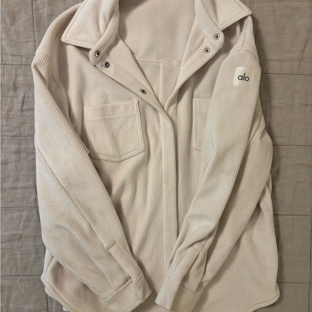 ALO Yoga Mountain Side Shaket in Ivory XS